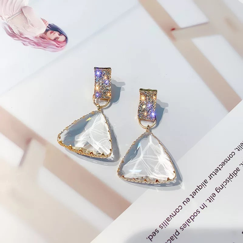 Dámské náušnice Crystal Triangle s krystaly – Golden Diva
