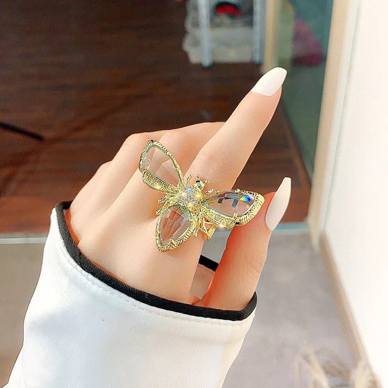 Dámský prsten Owlet Moth ve tvaru můry – Golden Diva