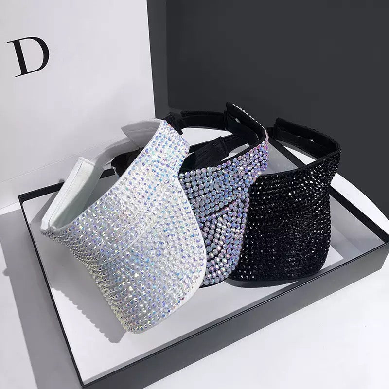 Dámský sluneční kšilt Sparkle stříbrný s kamínky – Golden Diva