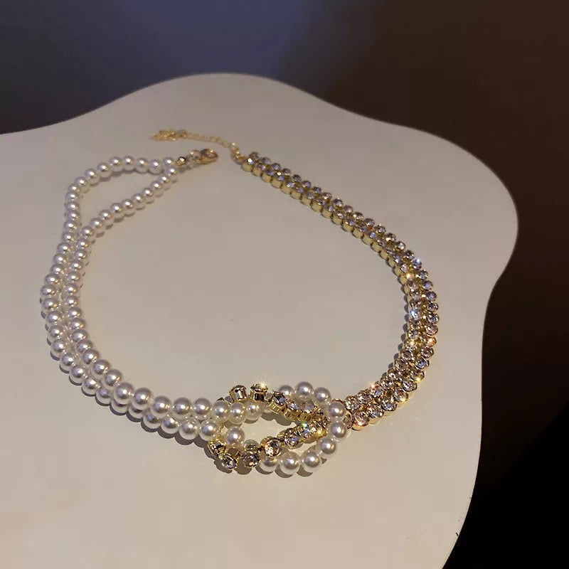 Dámský dvojitý náhrdelník Tighten z perel a krystalů – Golden Diva