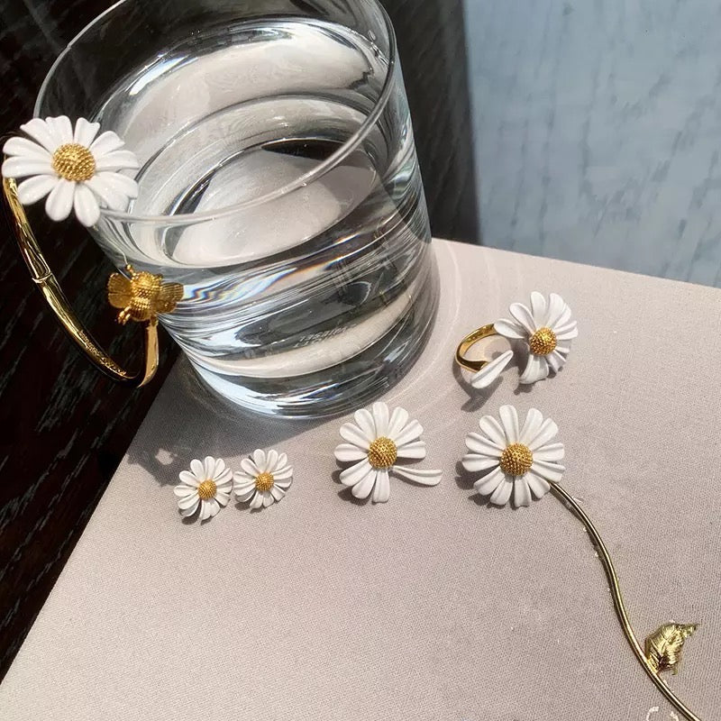 Dámské náušnice Double Daisy s kopretinami – Golden Diva