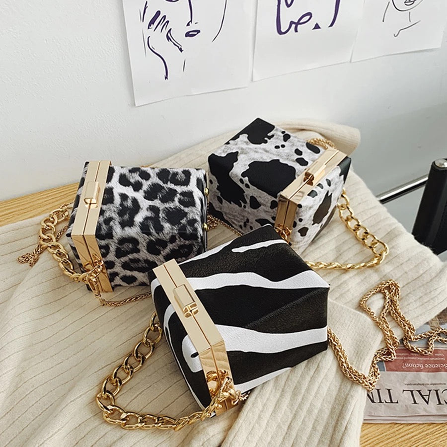 Mini kabelka box Safari se vzorem leoparda – Golden Diva