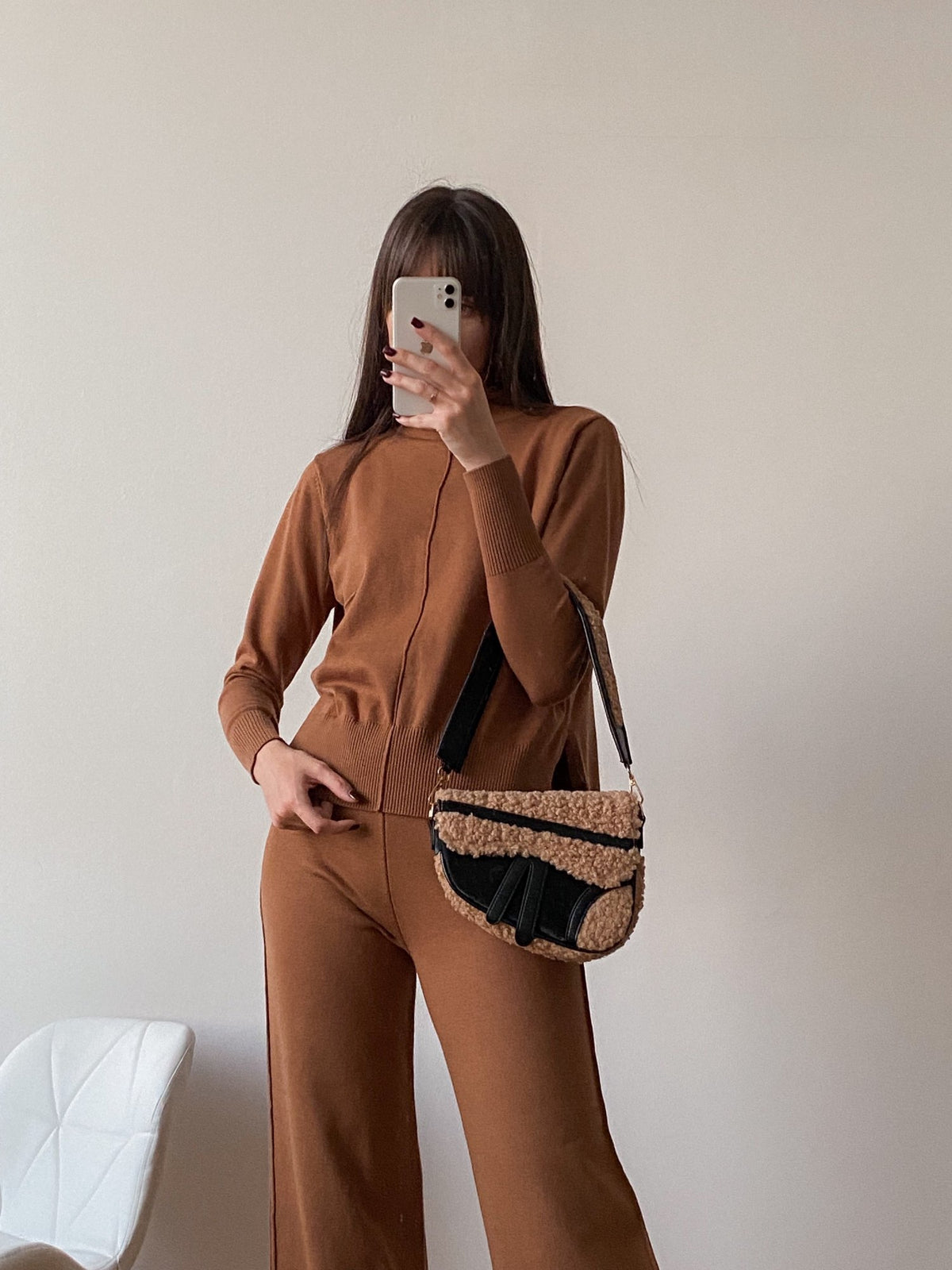 Crossbody kabelka Saddle z koženky a umělé kožešiny – Golden Diva