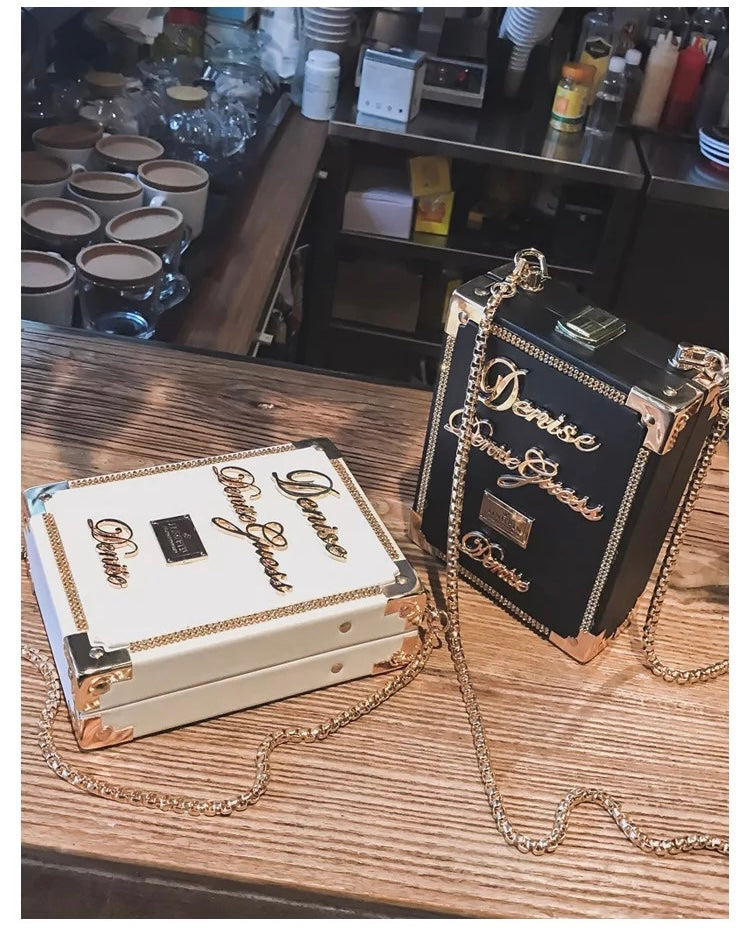 Retro kabelka Golden Denise černá se zlatým řetízkem – Golden Diva