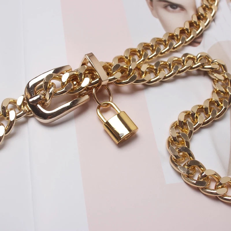 Dámský zlatý řetězový pásek Buckle Chain – Golden Diva